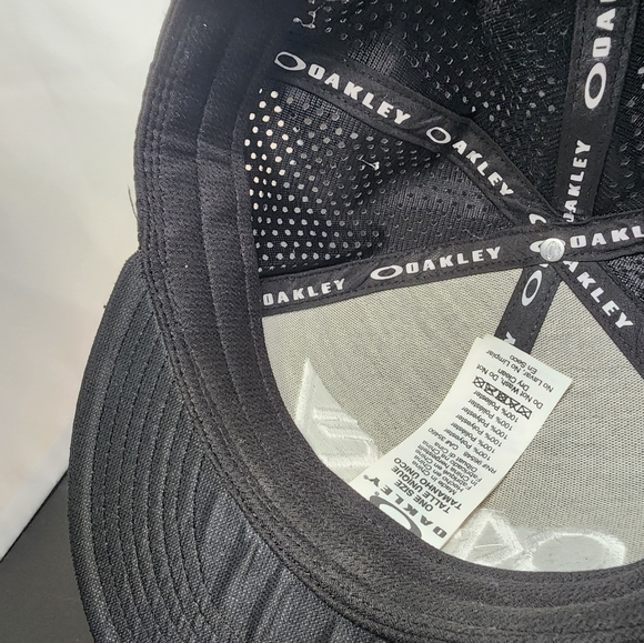 Oakley Snapback Hat Black Mesh Cap 3D Logo Adjustable Polyester Streetwear - Picture 4 of 6